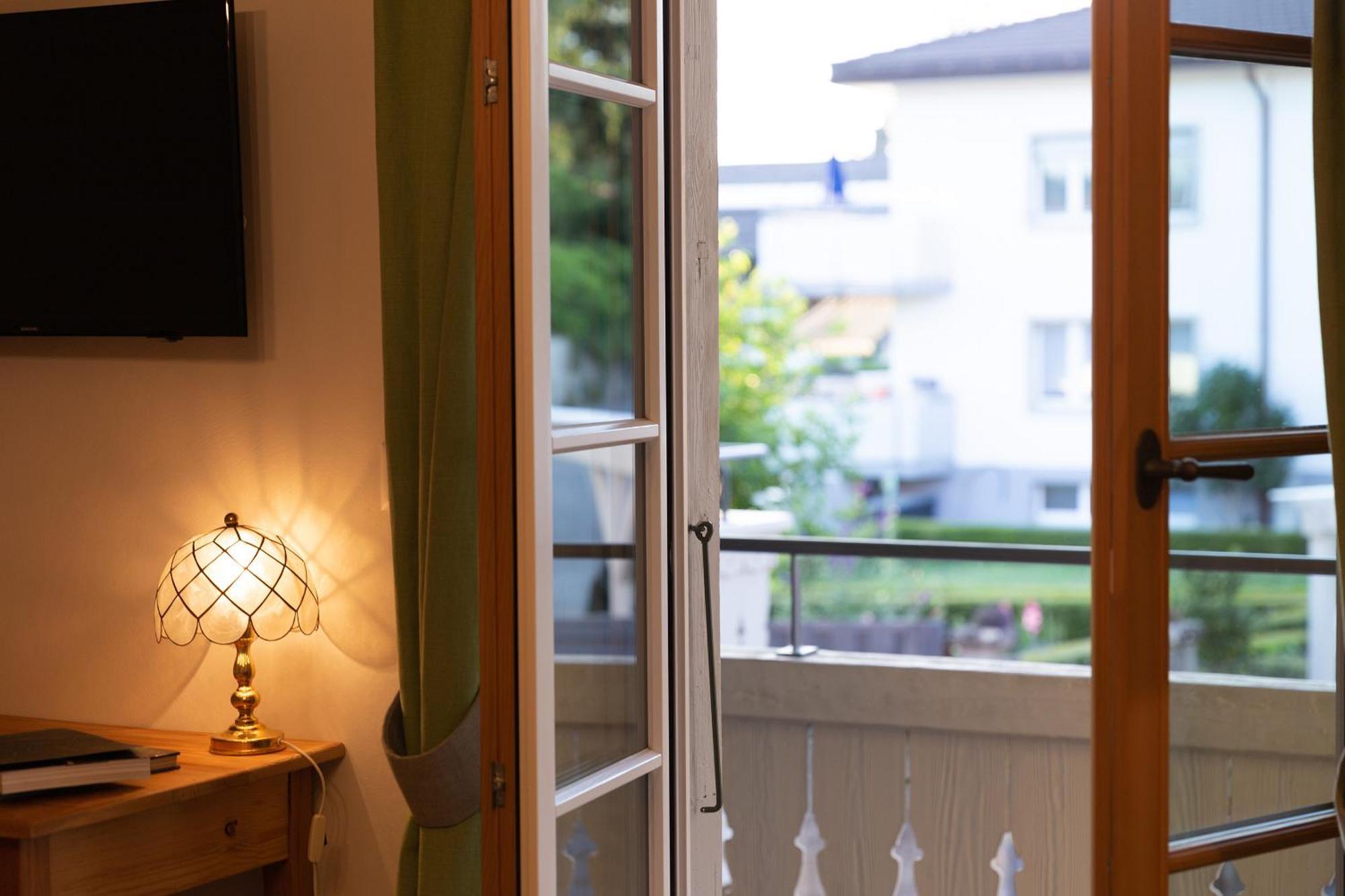 Gasthof zum Schlüssel Ueberstorf Zimmer foto