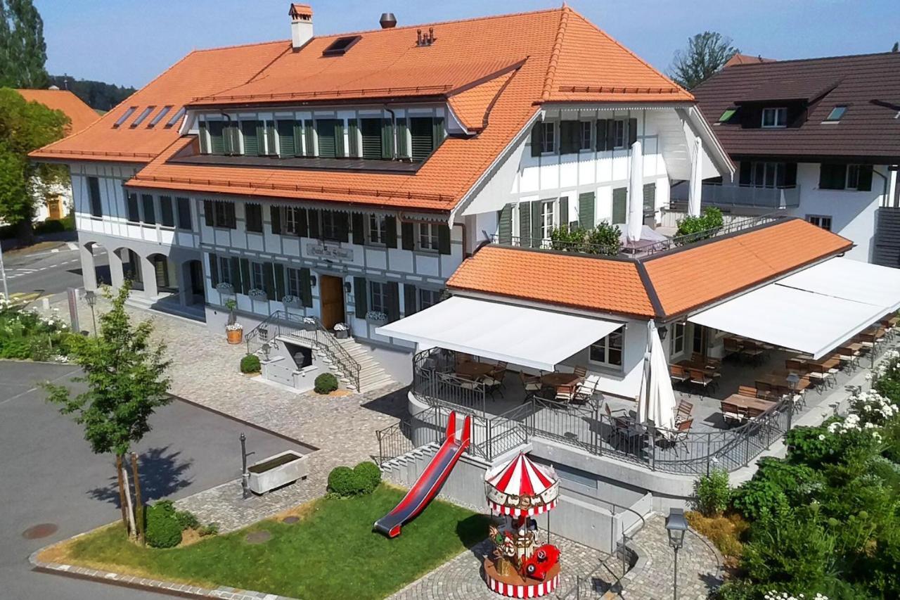 Gasthof zum Schlüssel Ueberstorf Exterior foto